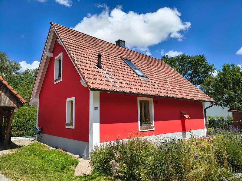 Jetzt noch provisionsfrei sichern: Freistehendes Haus mit großem Garten auf Rügen